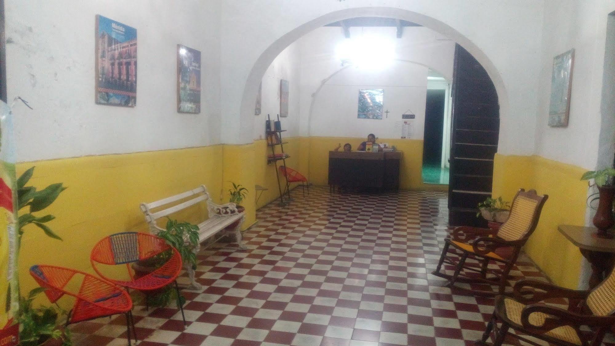 Hotel Sol Colonial Valladolid Kültér fotó